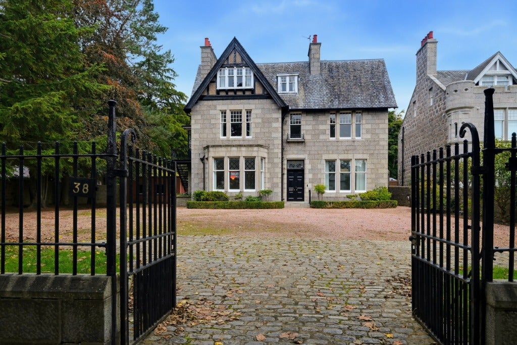 Flat Rubislaw Den South in Aberdeen City