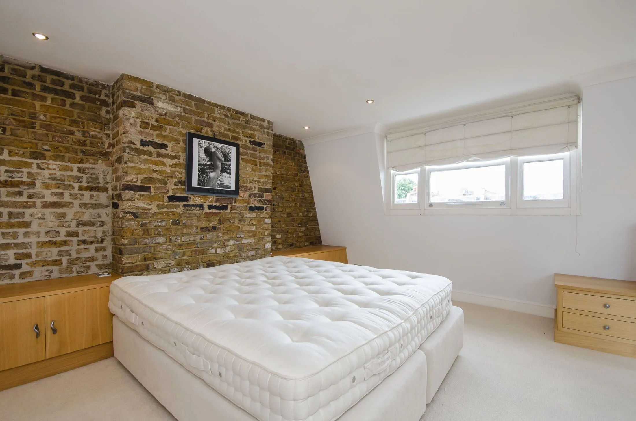 Flat Eardley Crescent in Greater London