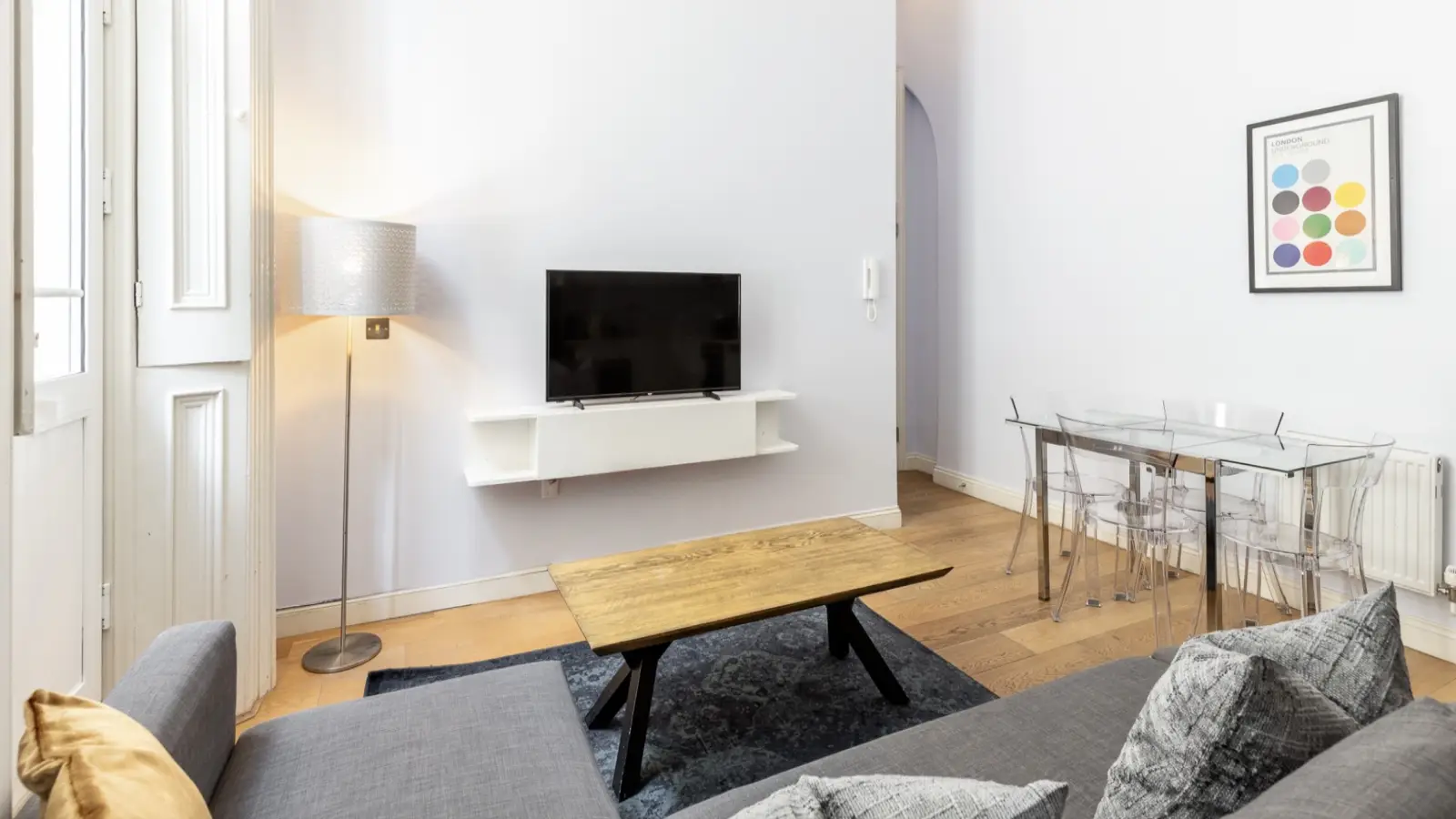 Flat Queensberry Mews West in Greater London