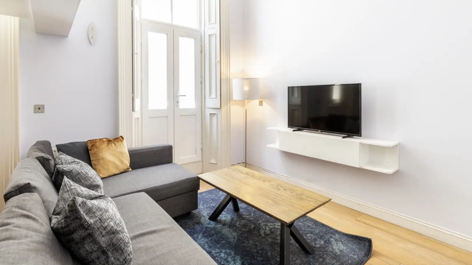 Flat Queensberry Mews West in Greater London