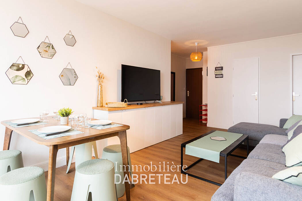 Flat Cours Émile Zola in Villeurbanne