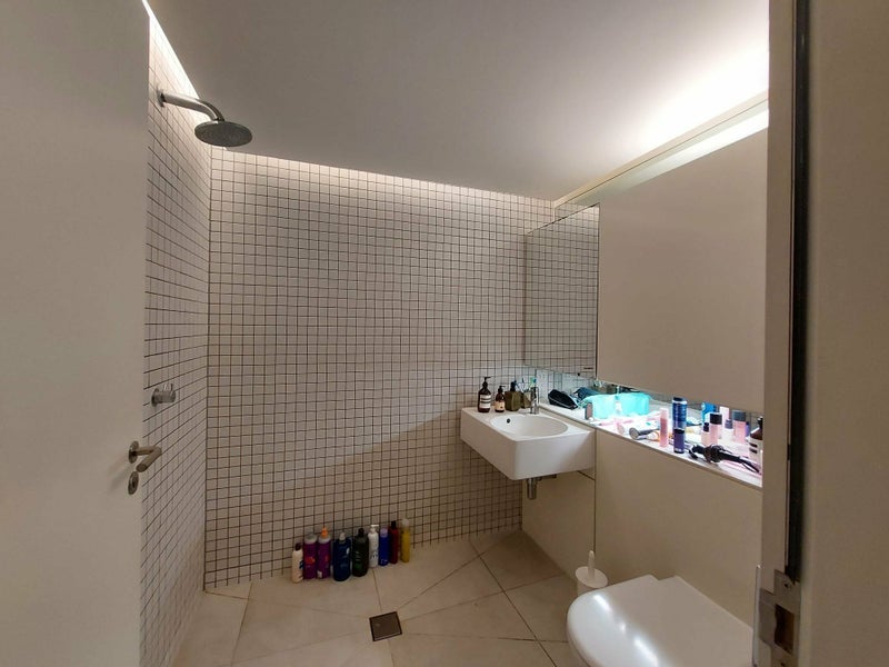 Room Green Walk in Greater London