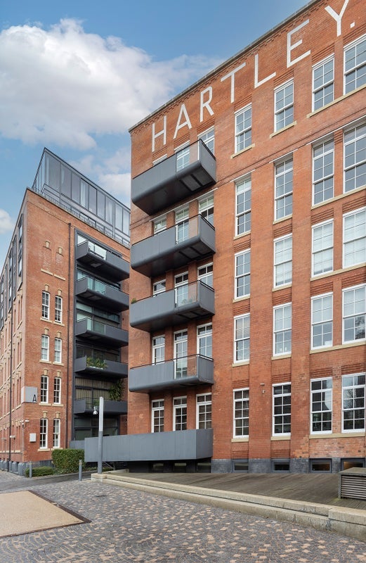 Room Green Walk in Greater London