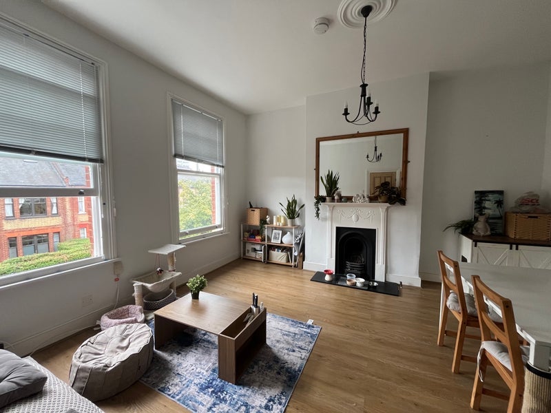 Room Denver Road in Greater London