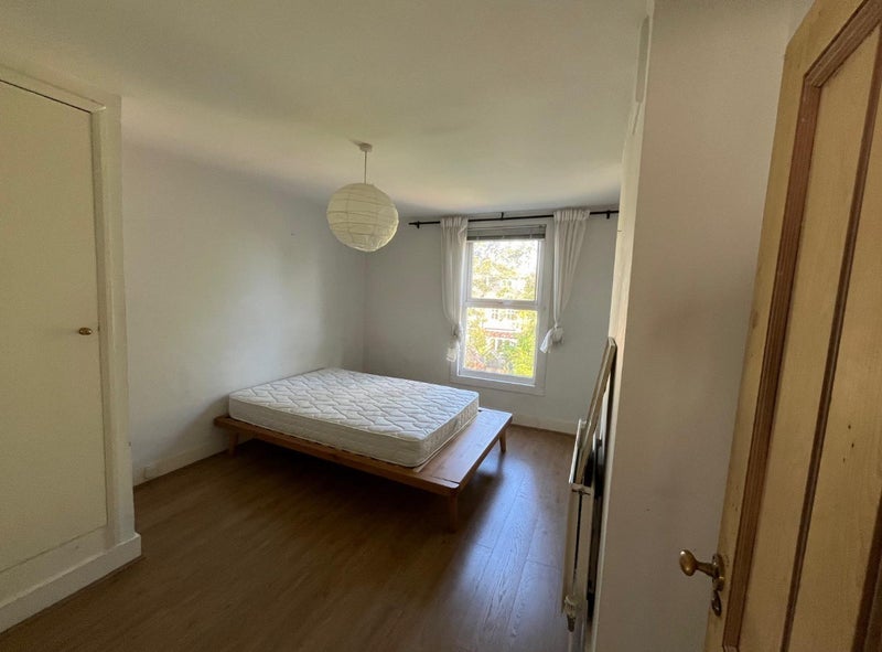 Room Denver Road in Greater London