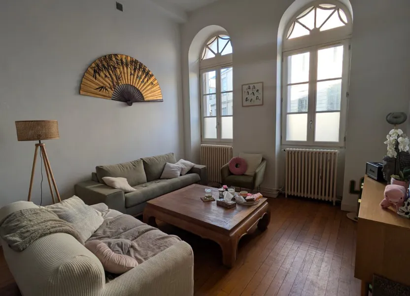 Flat Rue David Johnston in Bordeaux