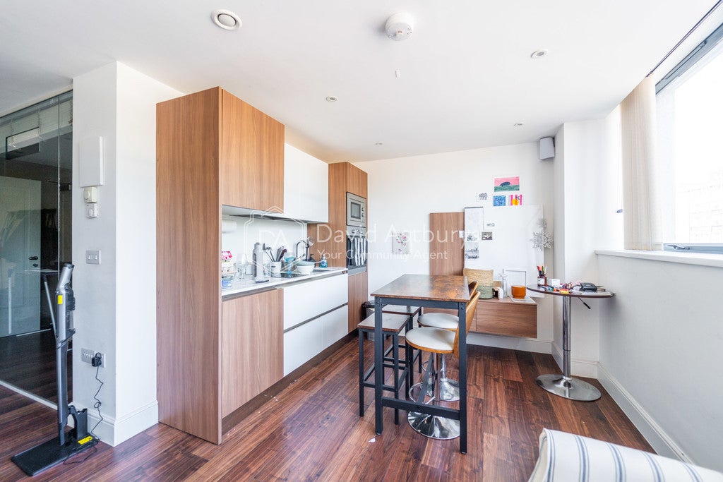 Flat Swiss Terrace in Greater London