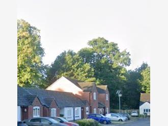 Flat Highfield Close in Stafford