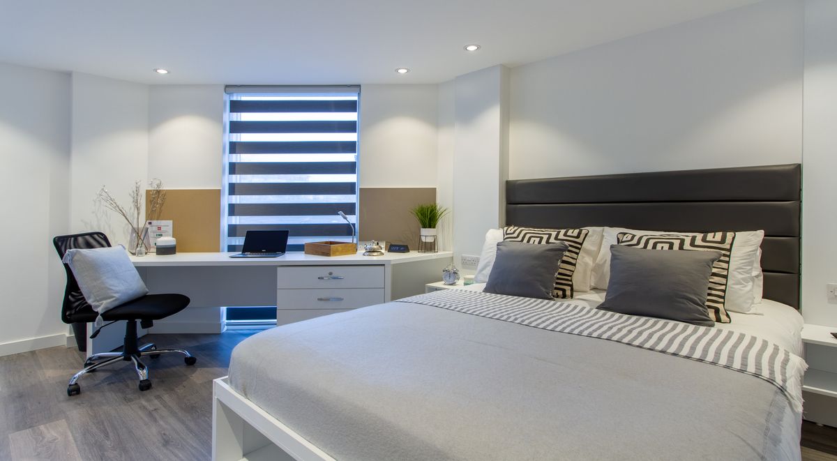 Room Curzon Street in Nottingham