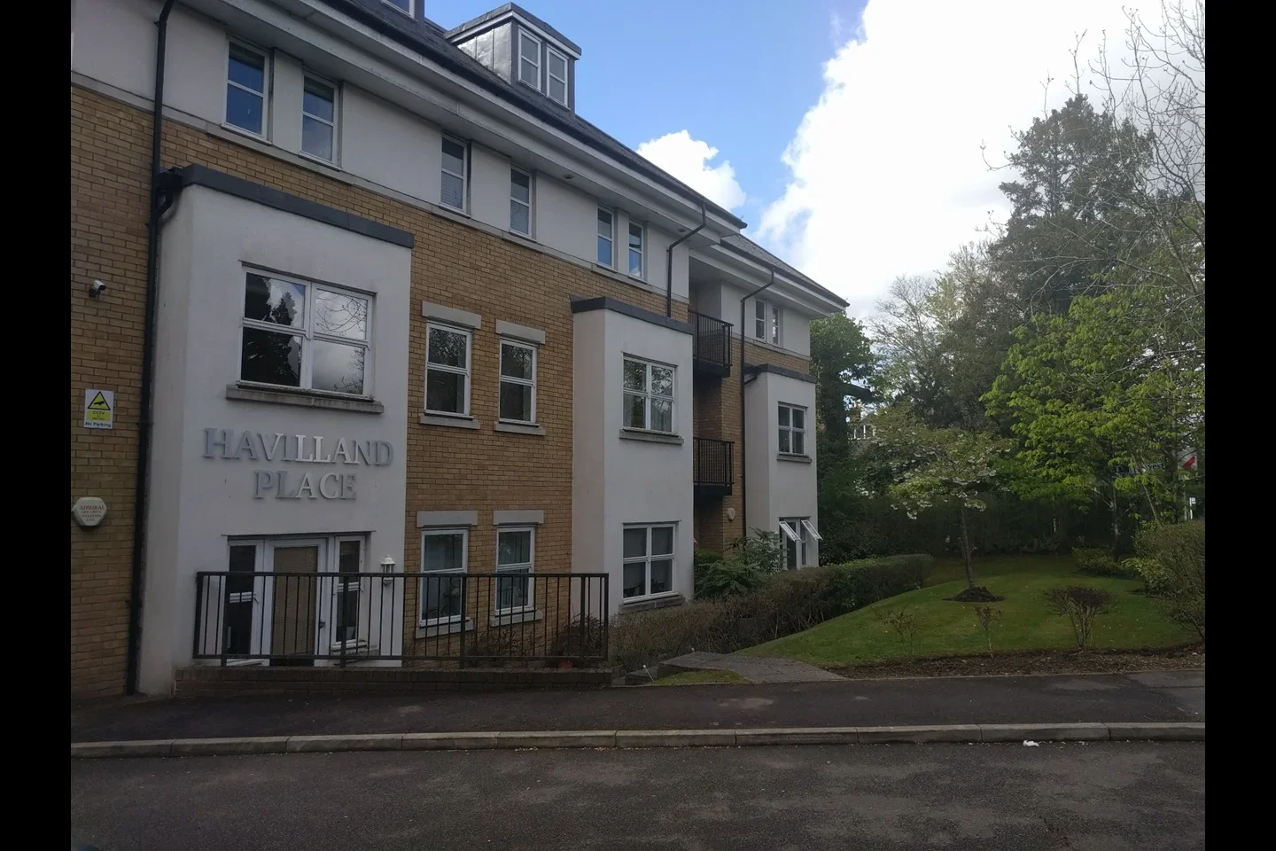 Flat Linkfield Lane in Reigate and Banstead