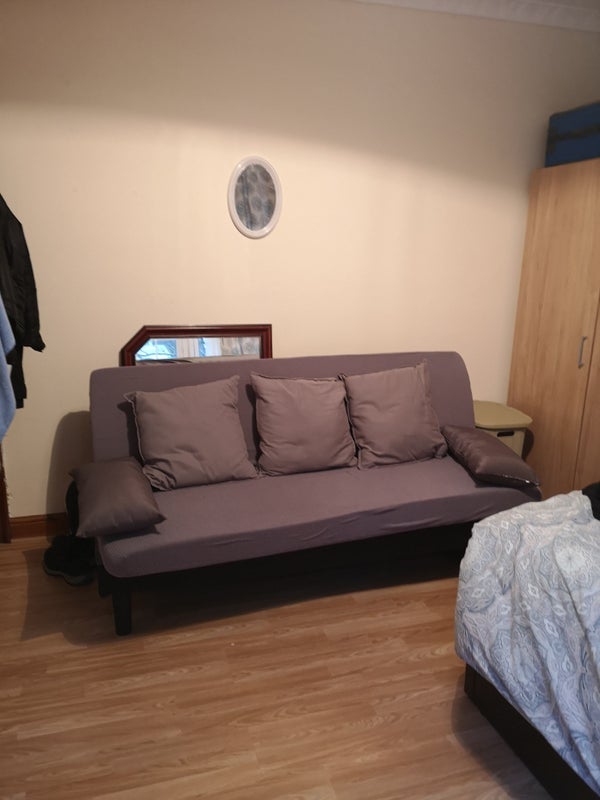 Room Sultan Street in Greater London