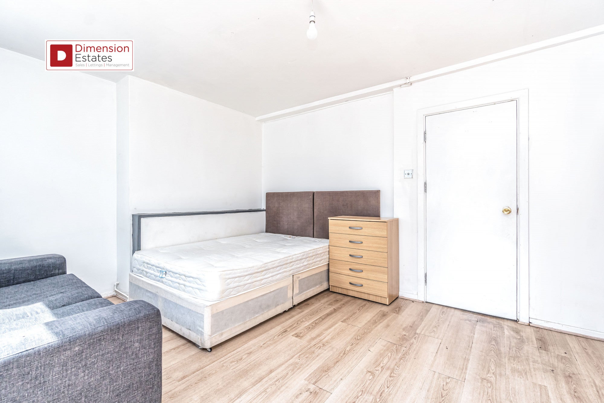 Flat Massingham Street in Greater London
