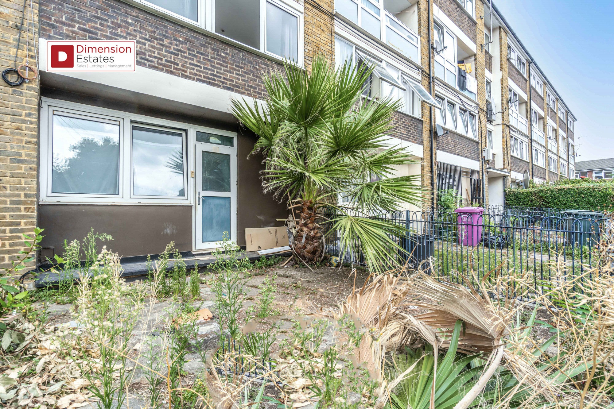 Flat Massingham Street in Greater London