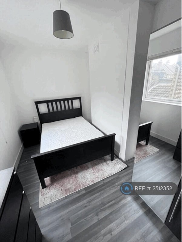 Room Trafalgar Street in Greater London
