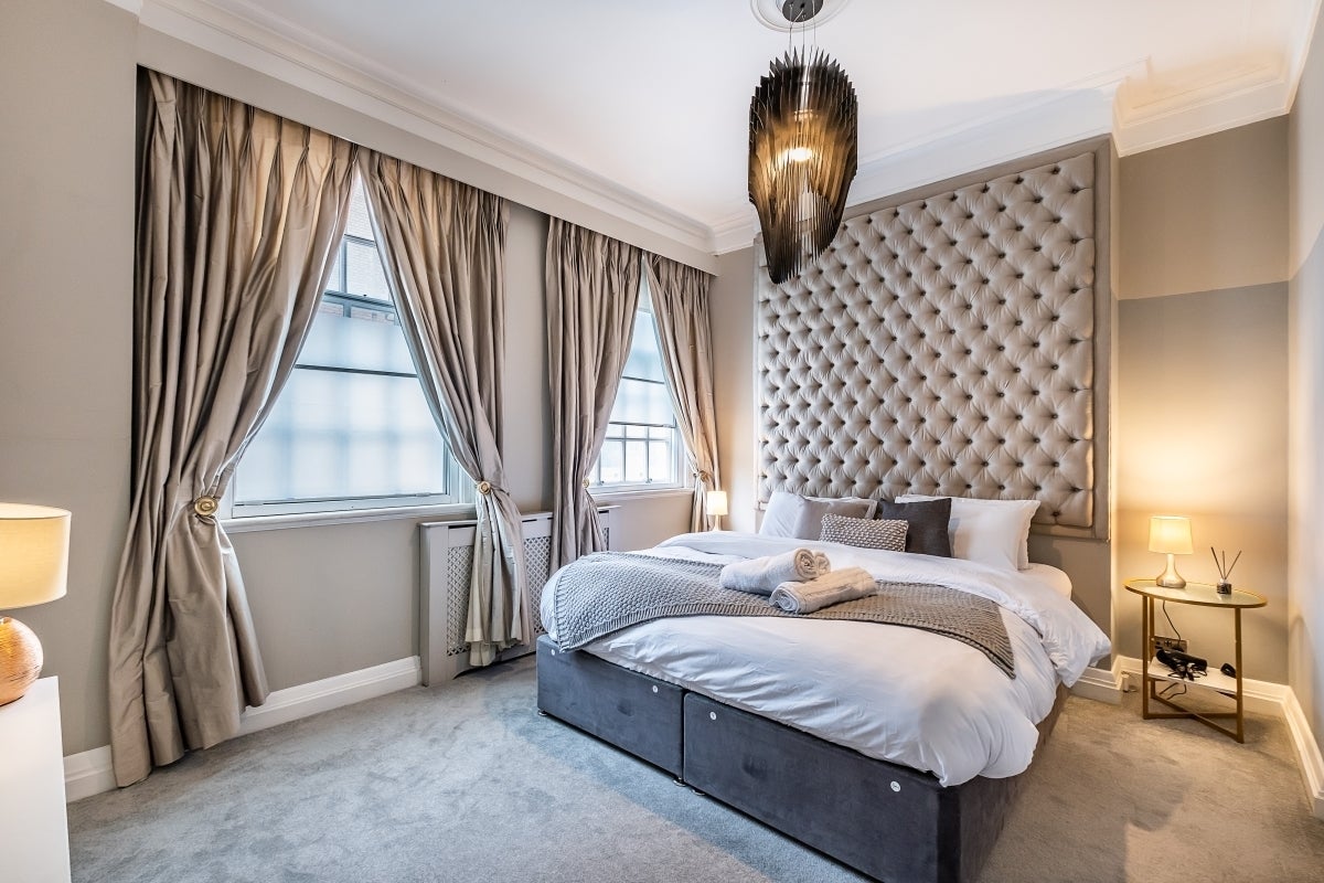 Flat Brompton Road in Greater London