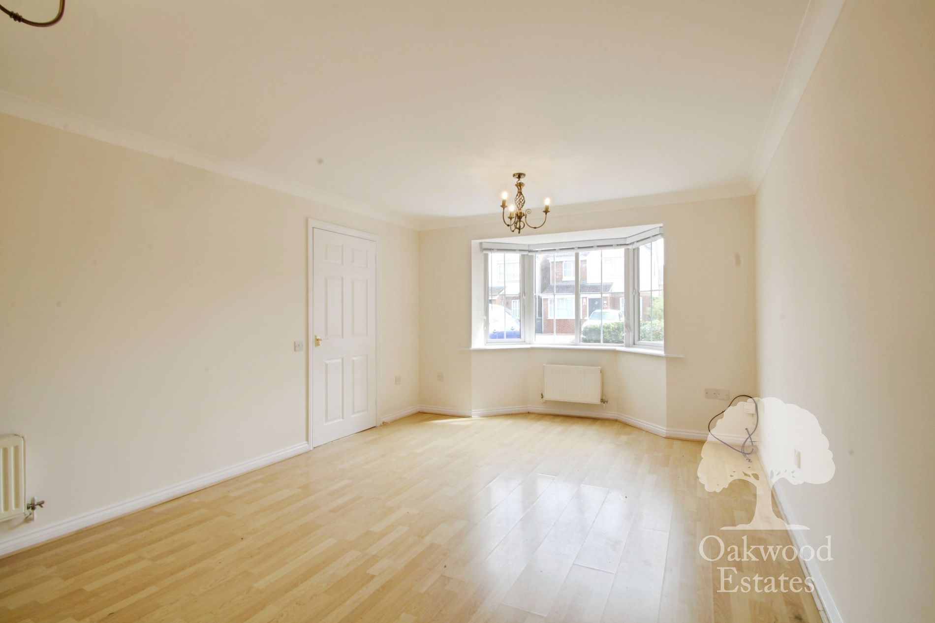 House Blunden Drive in Slough