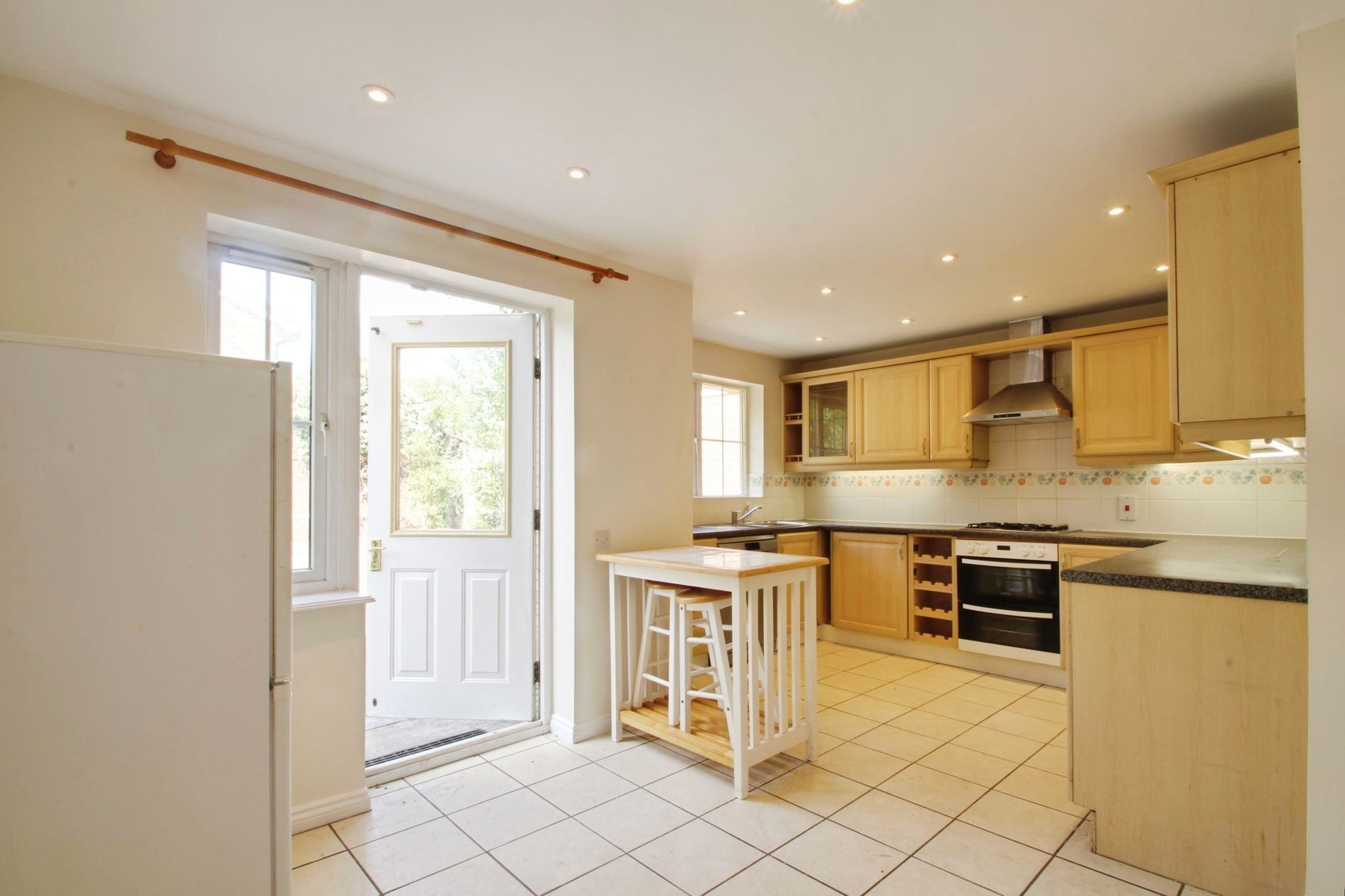 House Blunden Drive in Slough
