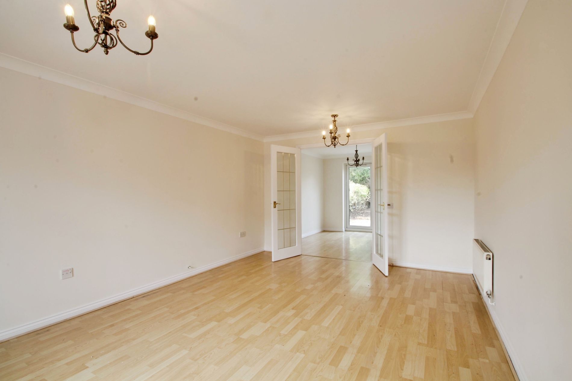 House Blunden Drive in Slough