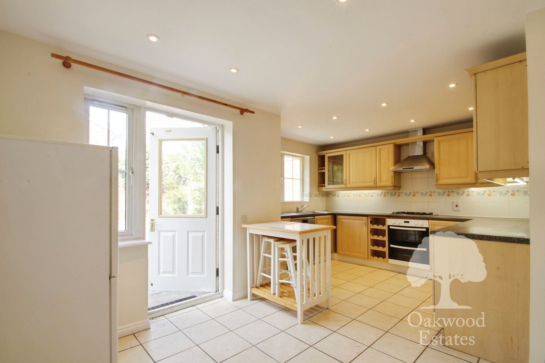House Blunden Drive in Slough