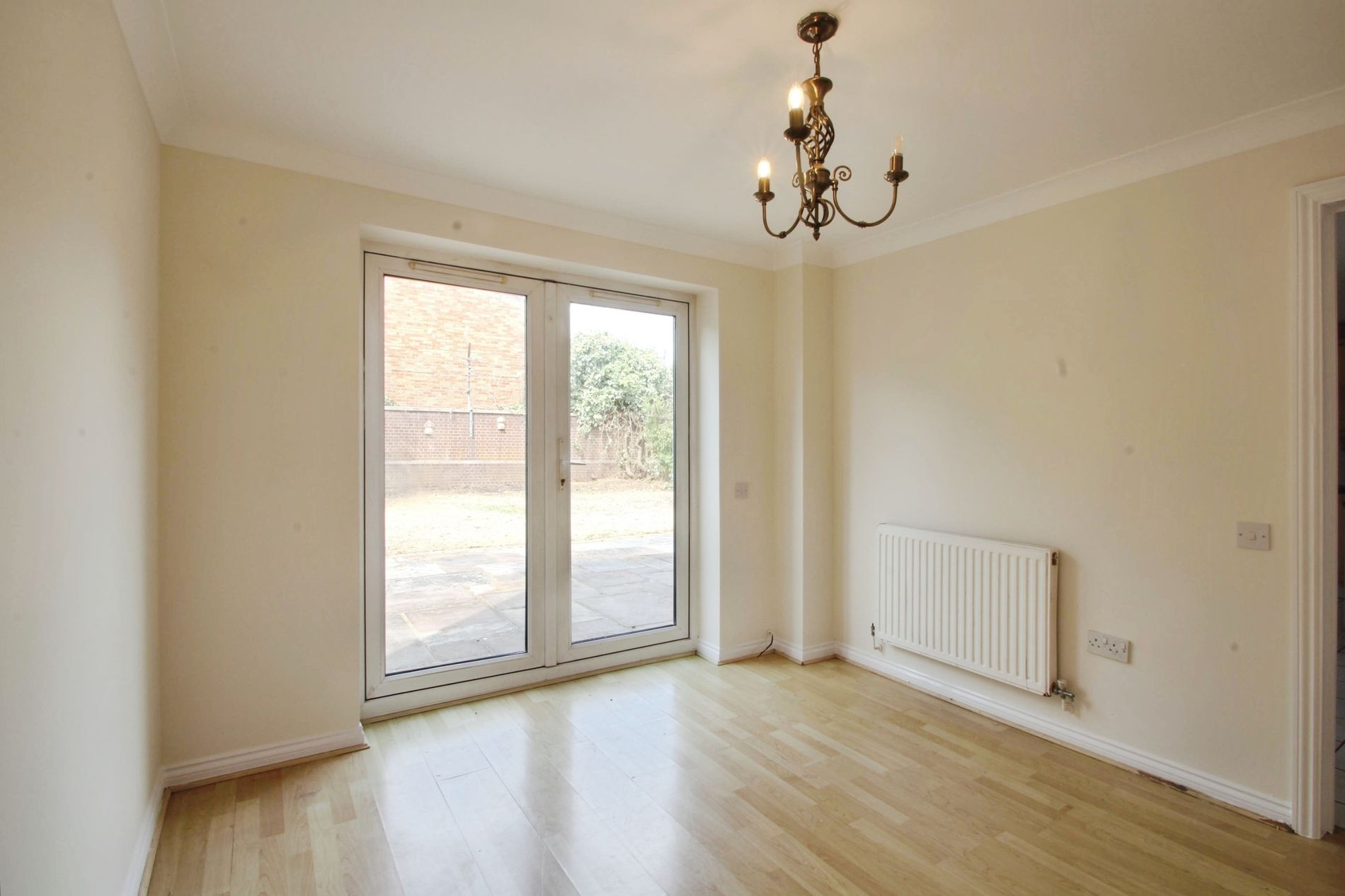 House Blunden Drive in Slough