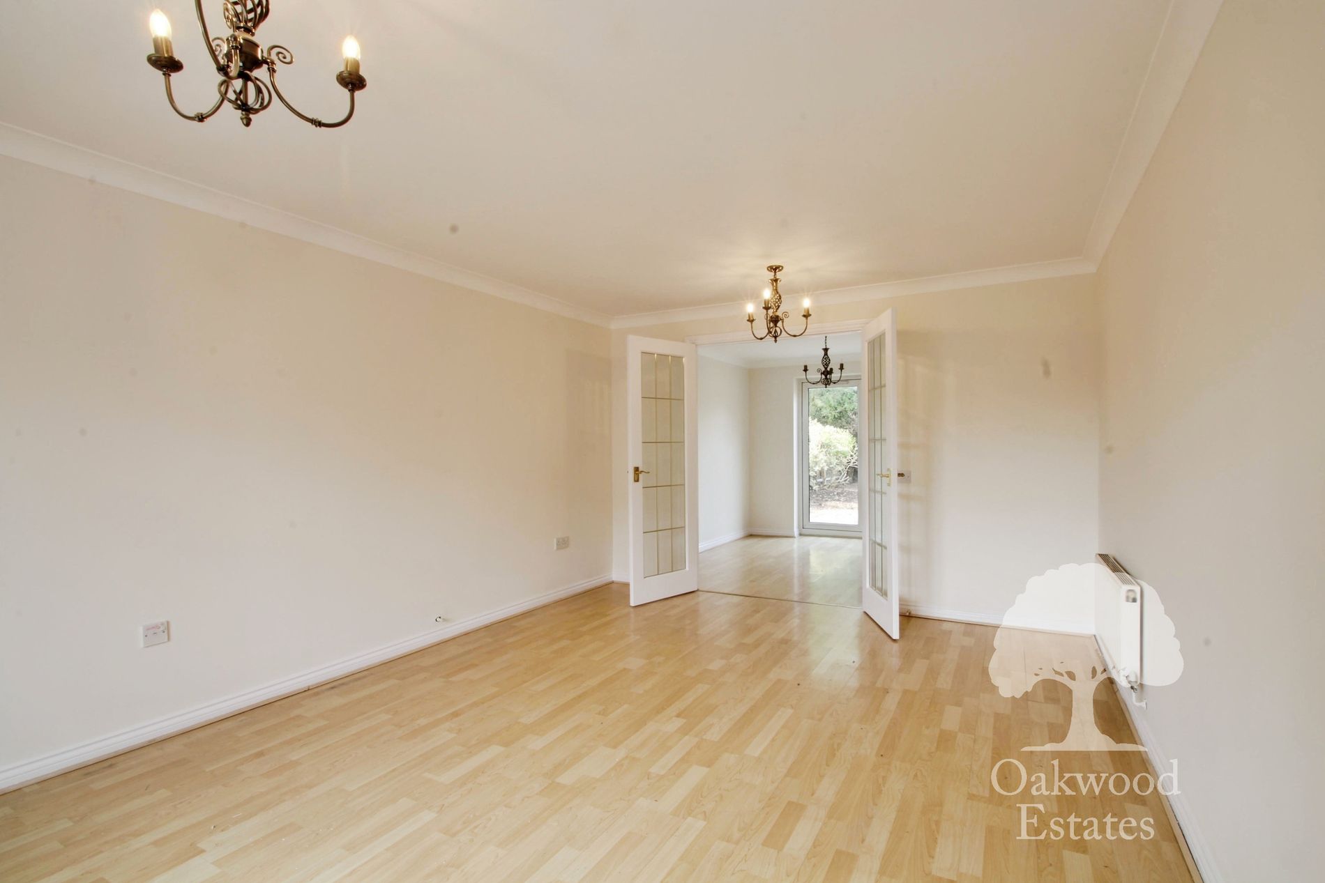 House Blunden Drive in Slough