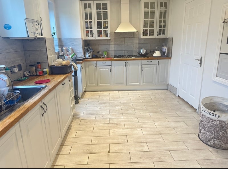 Room Homestead Way in Greater London