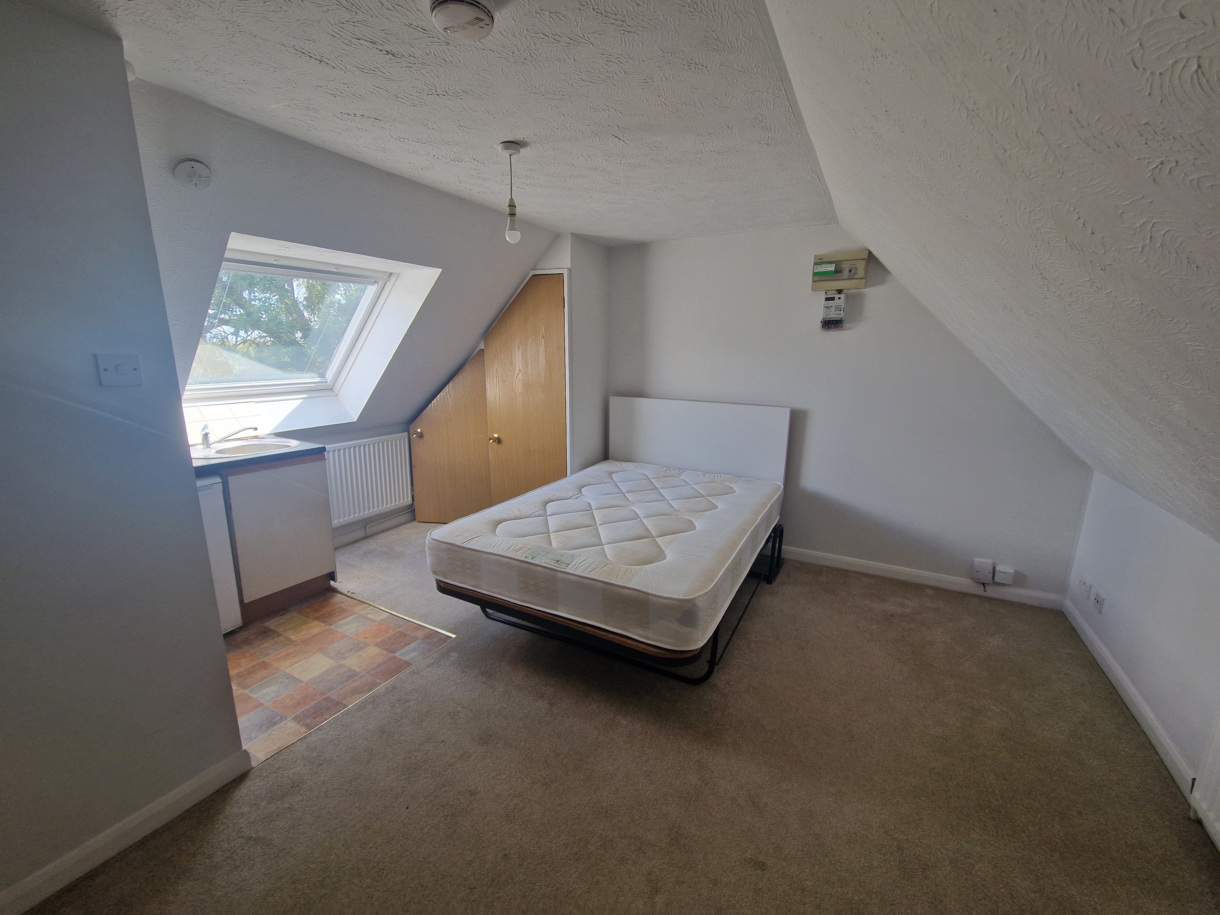 Flat Radlett Road in St Albans