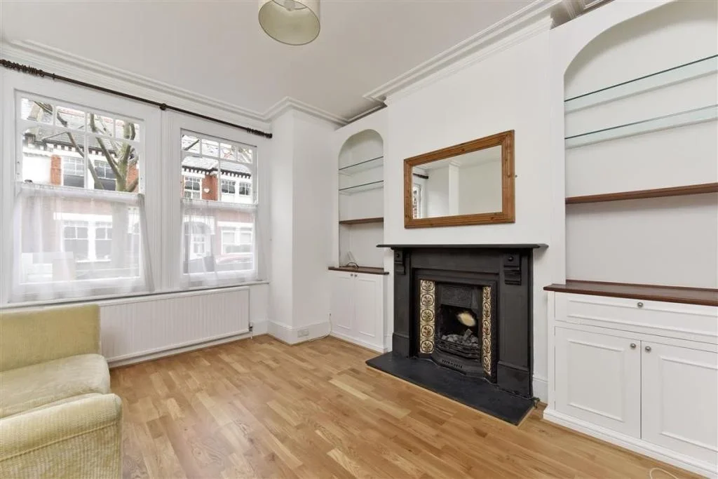 Flat Mandalay Road in Greater London