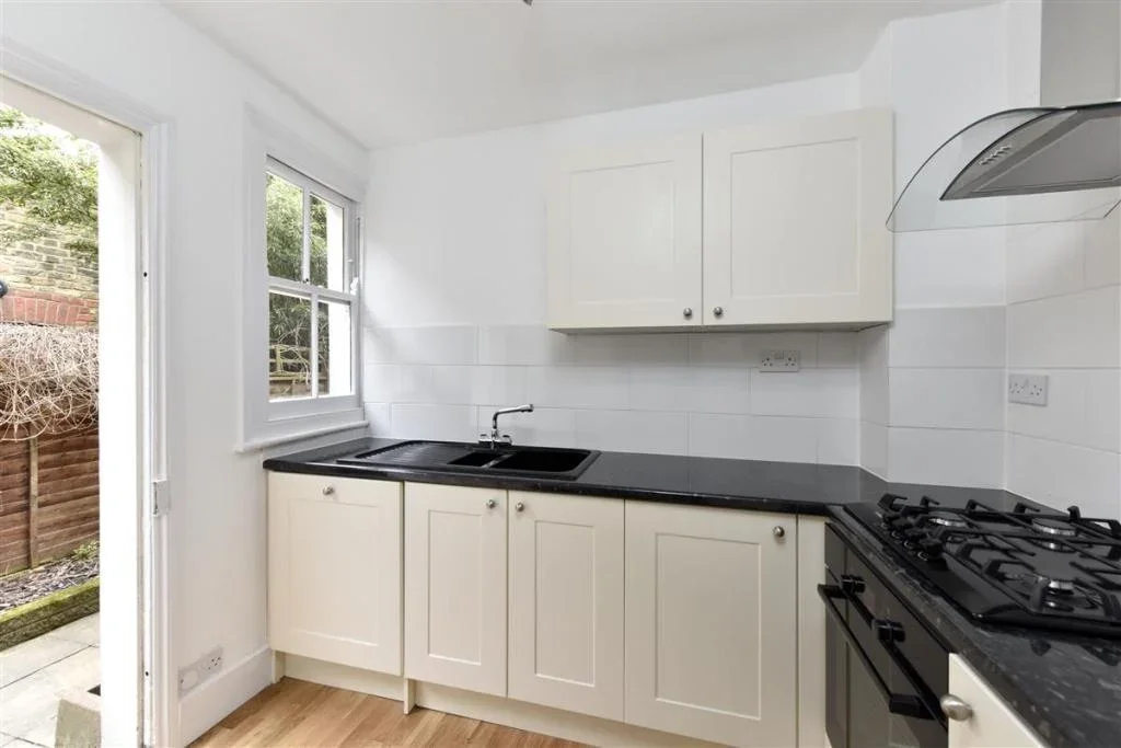 Flat Mandalay Road in Greater London