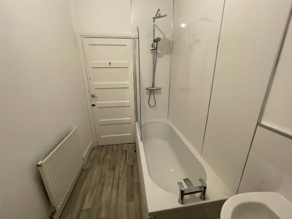Room New Mart Road in City of Edinburgh