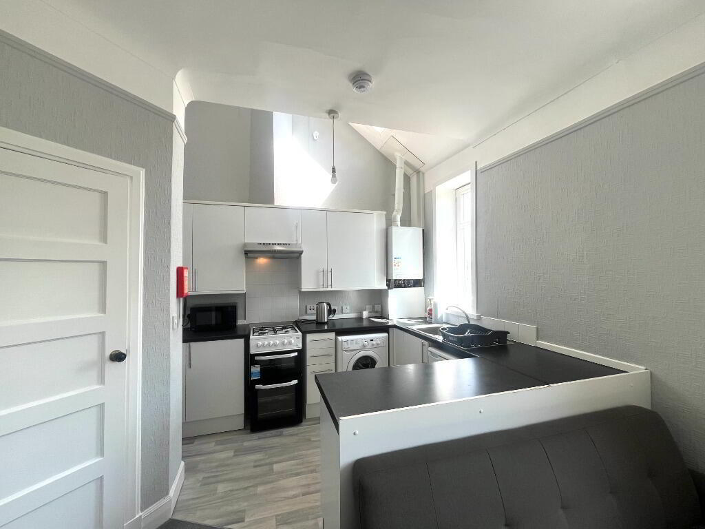 Room New Mart Road in City of Edinburgh