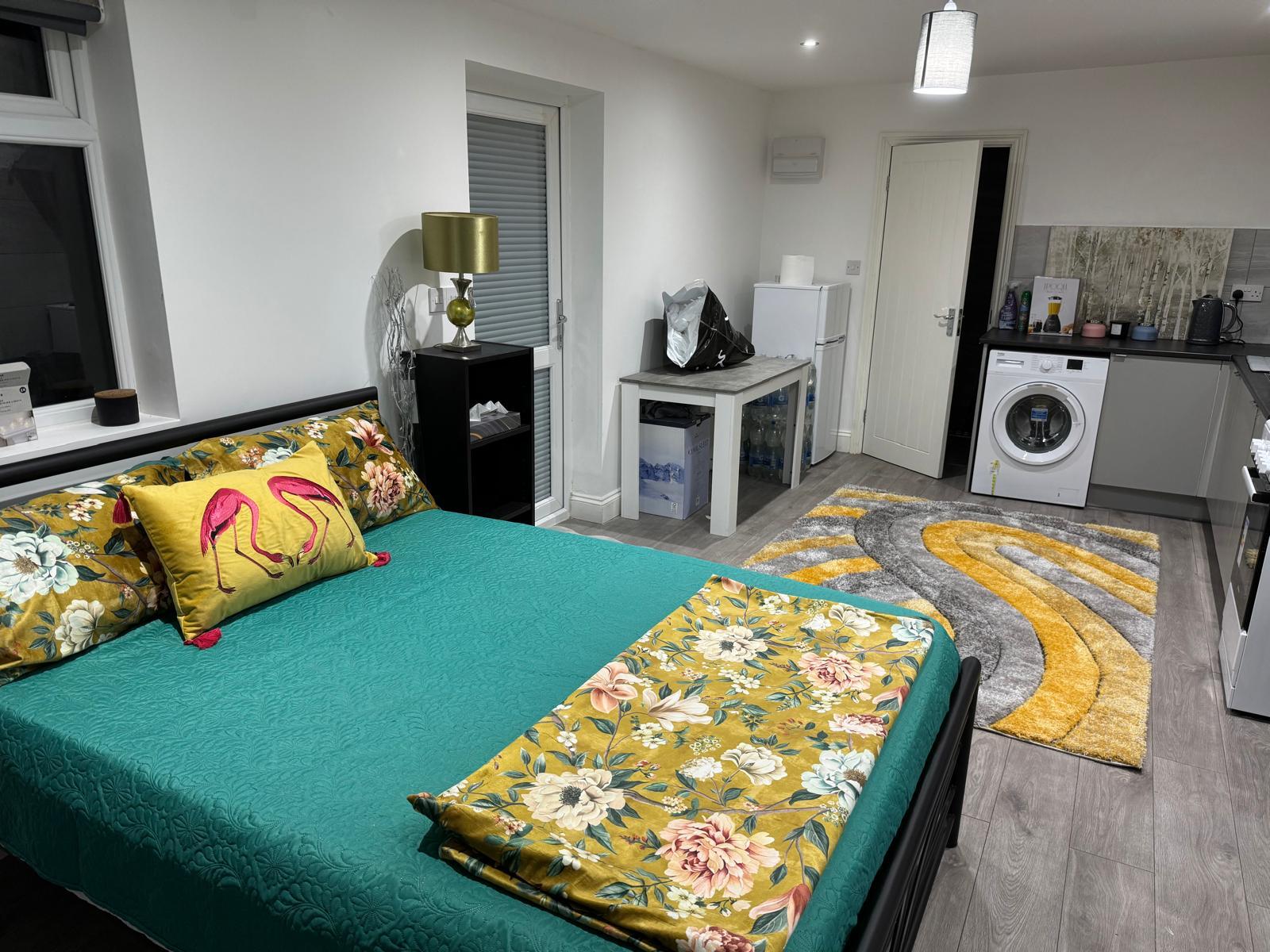 Flat Westwood Road in Greater London