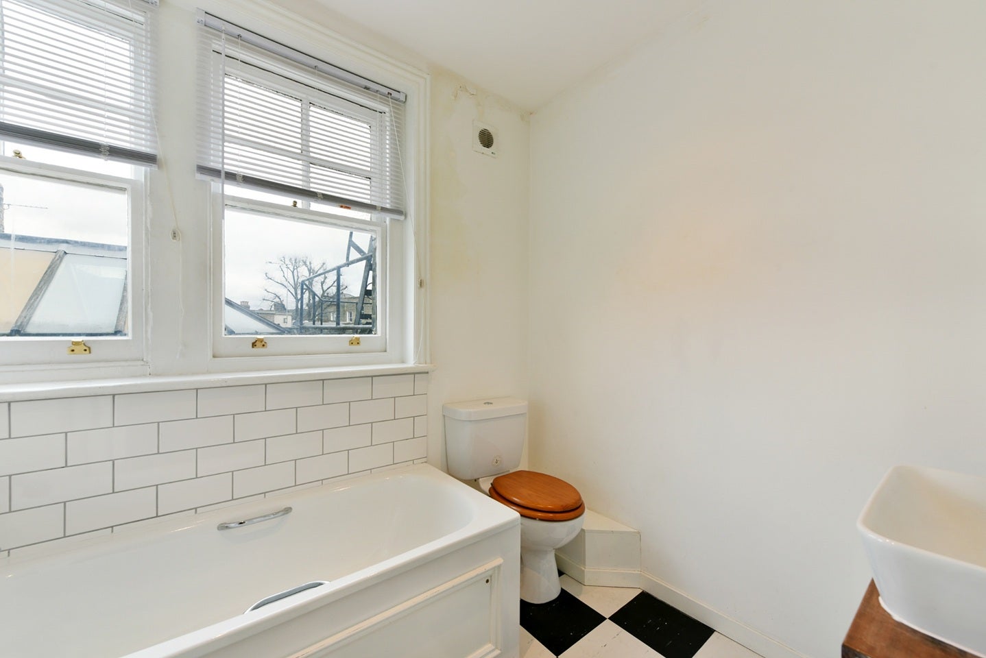 Flat Hornsey Road in Greater London