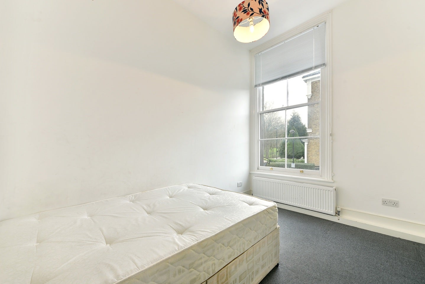 Flat Hornsey Road in Greater London