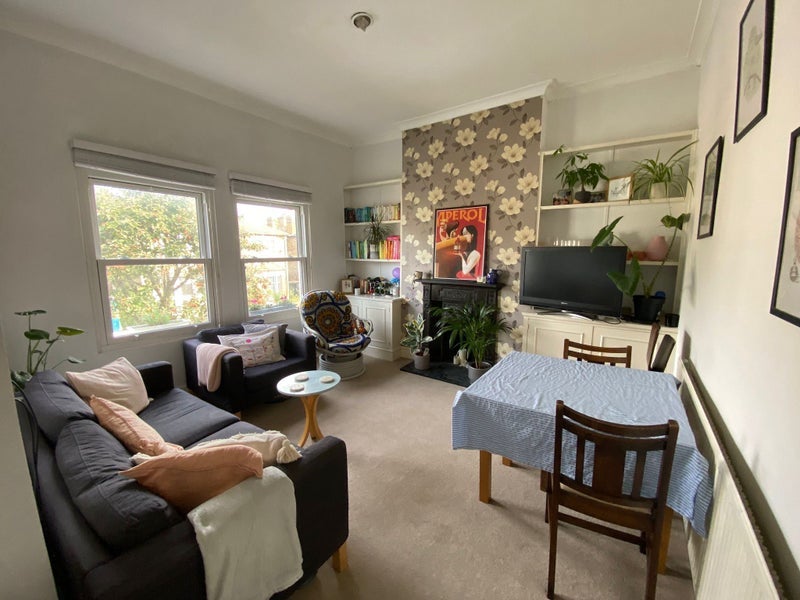 Room Byrne Road in Greater London