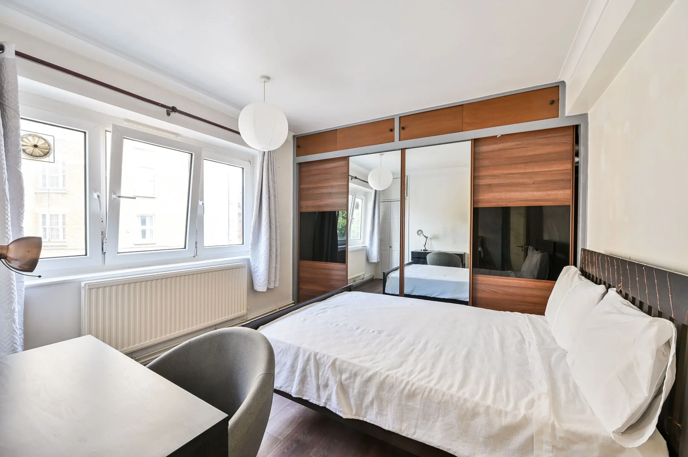 Flat Druid Street in Greater London