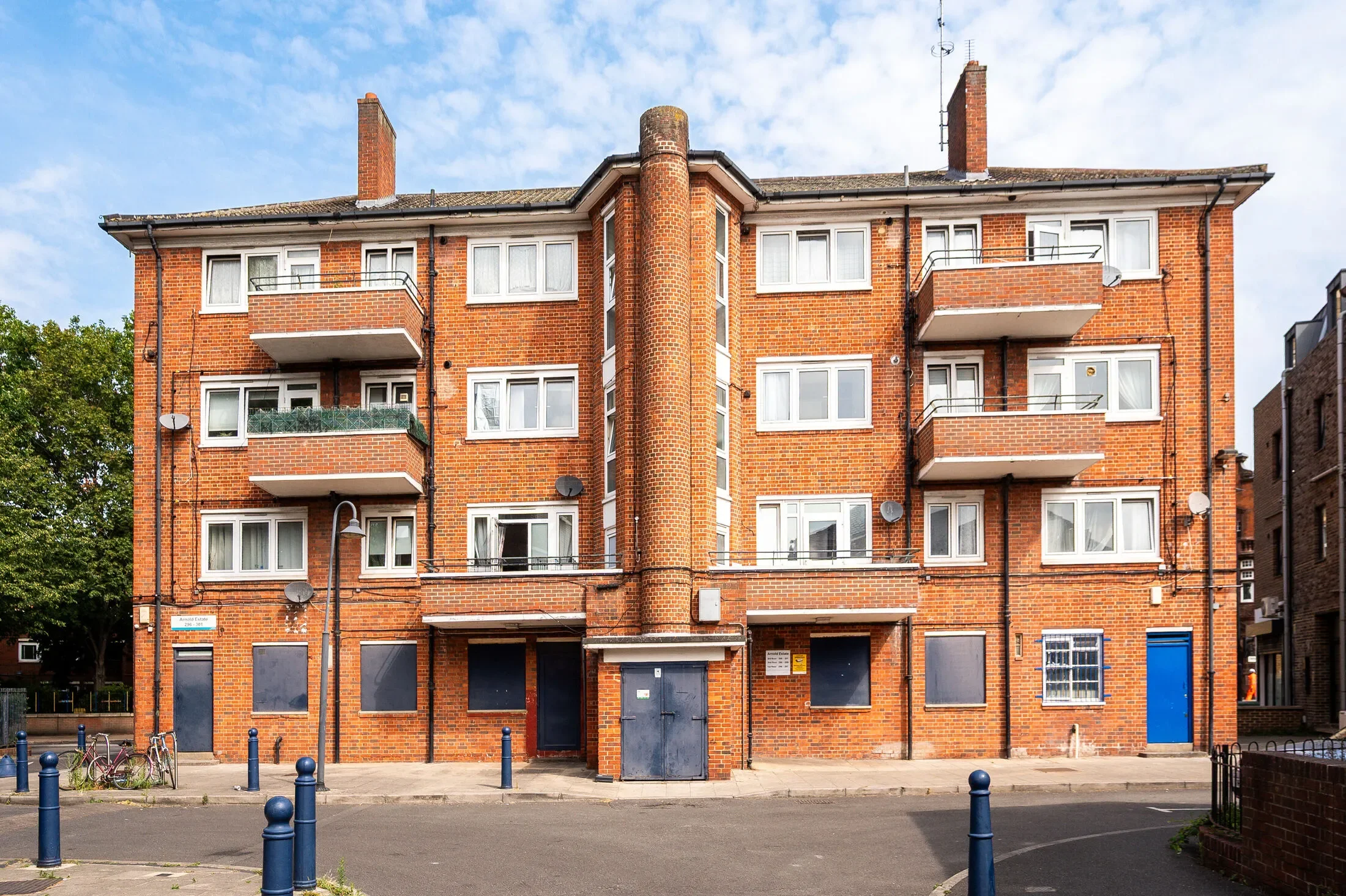 Flat Druid Street in Greater London