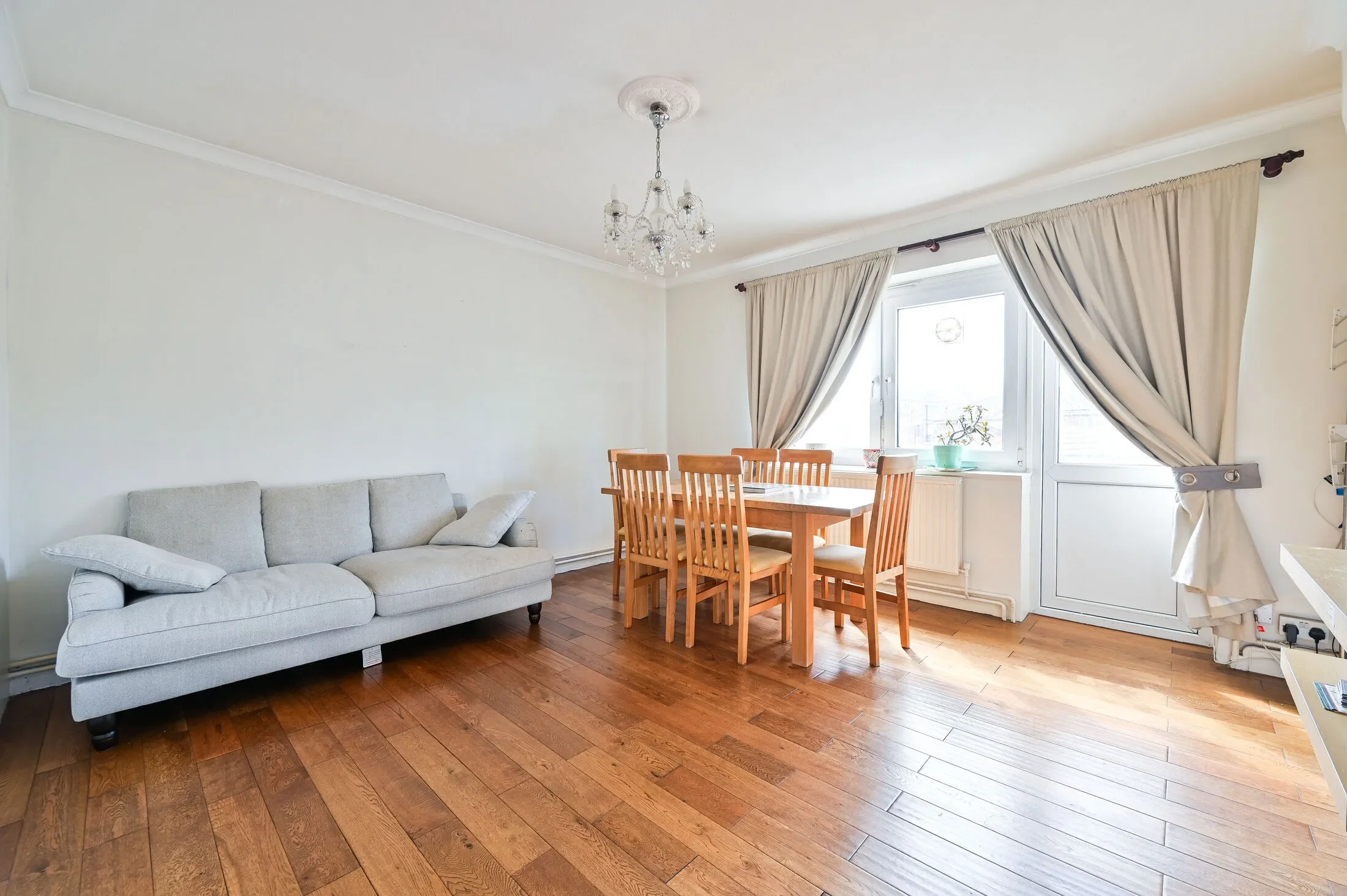 Flat Druid Street in Greater London
