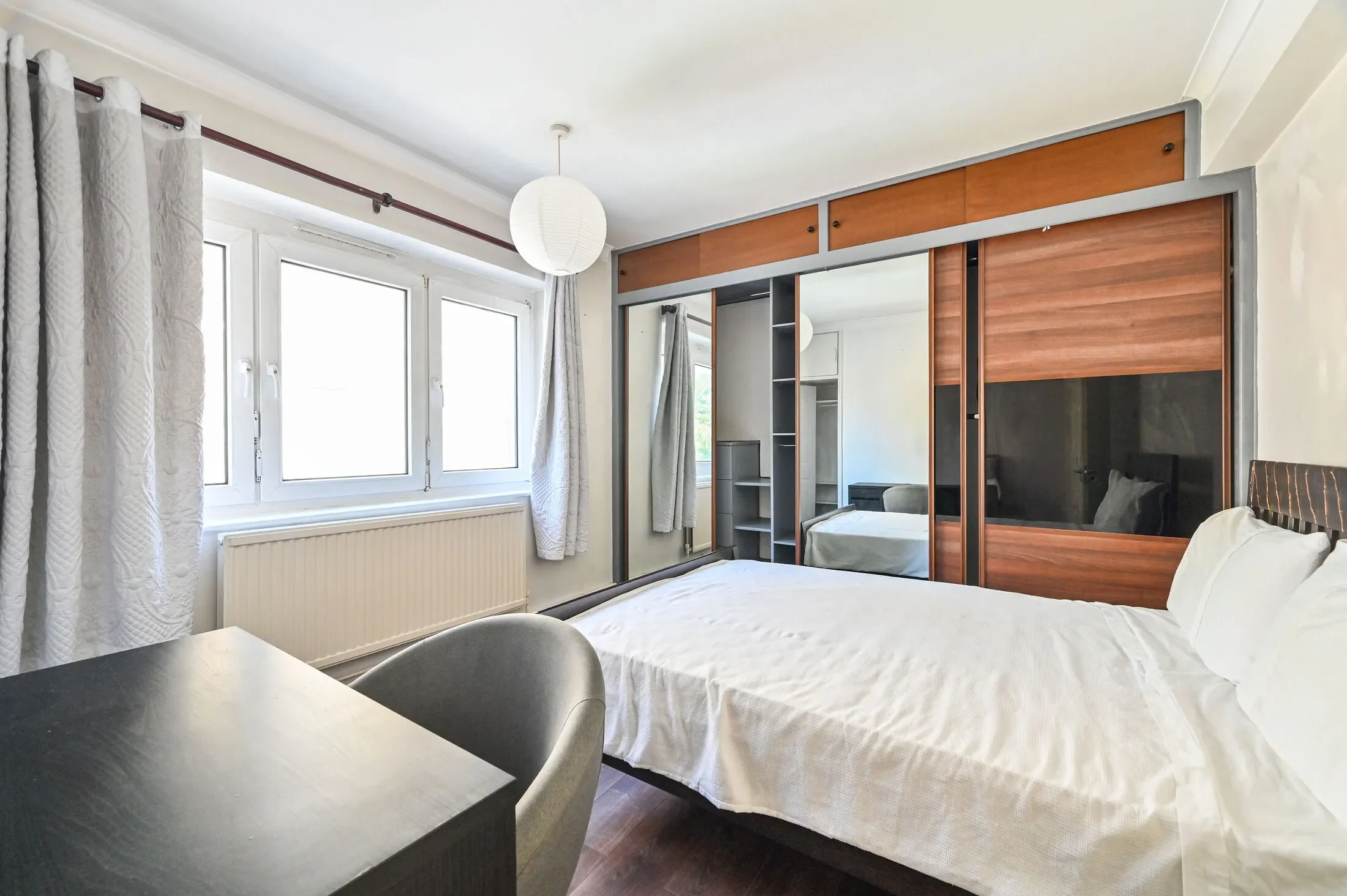Flat Druid Street in Greater London