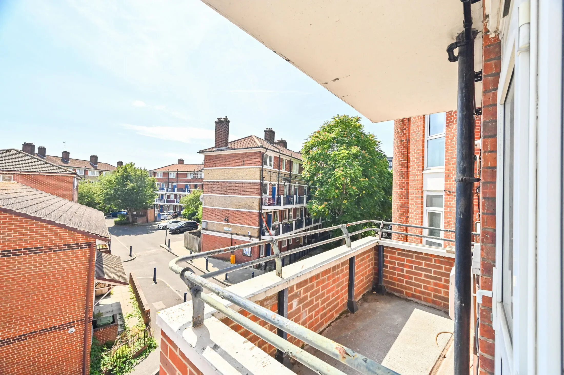 Flat Druid Street in Greater London