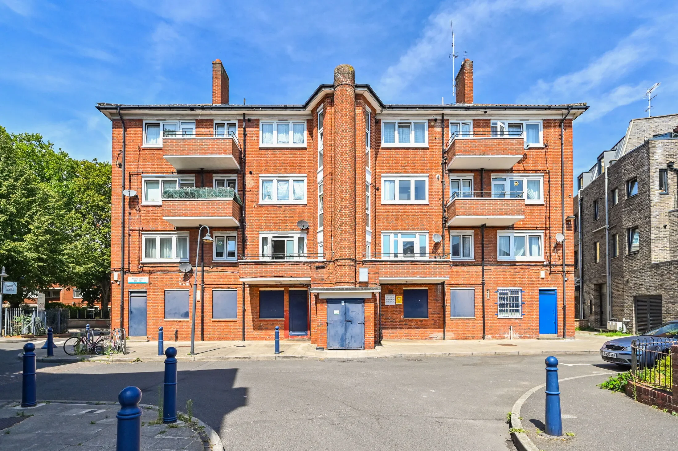 Flat Druid Street in Greater London
