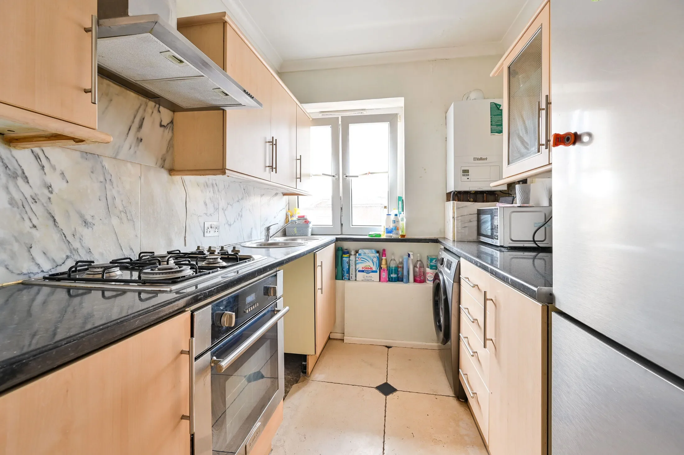 Flat Druid Street in Greater London