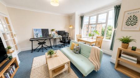 Flat Somerhill Avenue in Hove