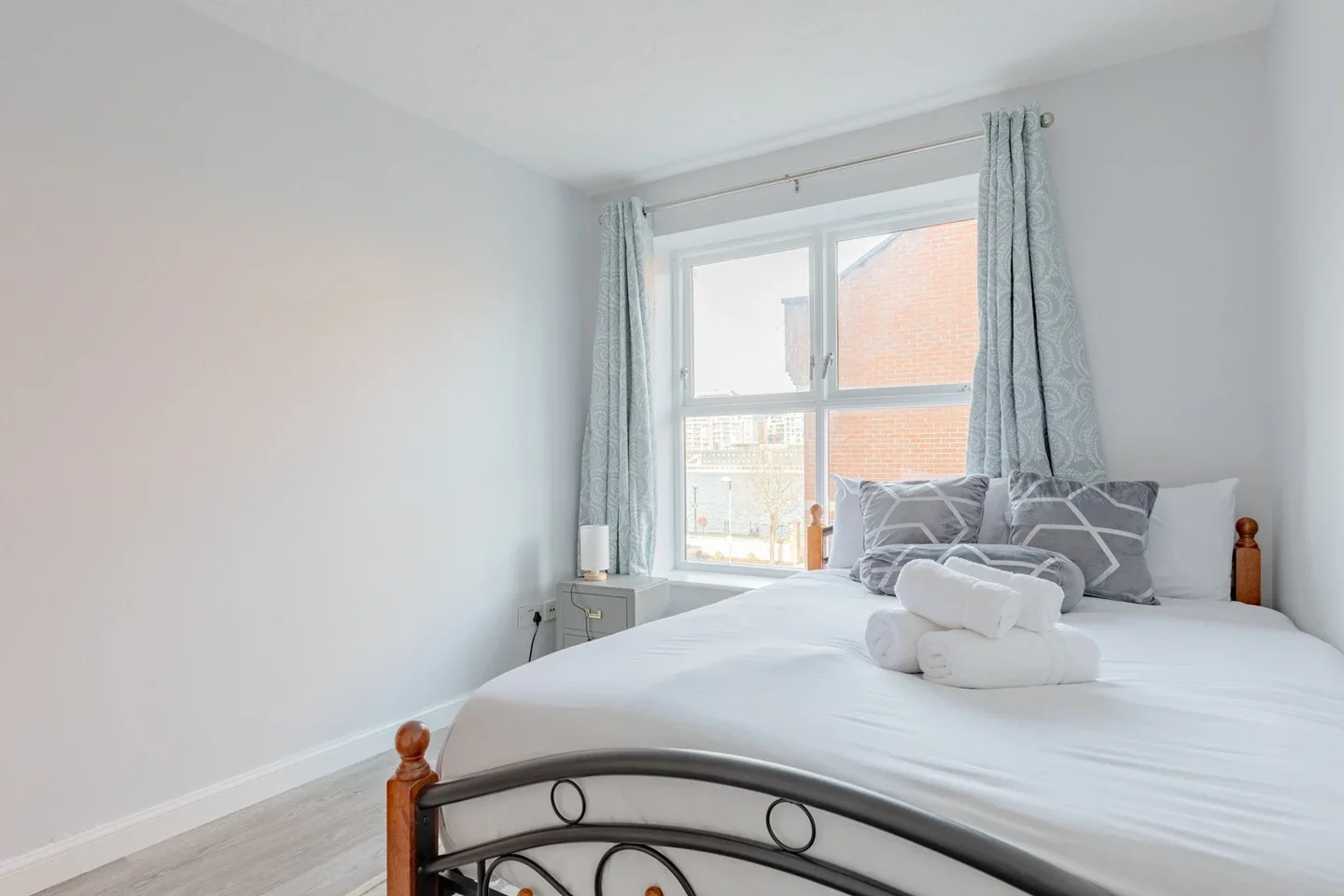 Flat Wesley Avenue in Greater London