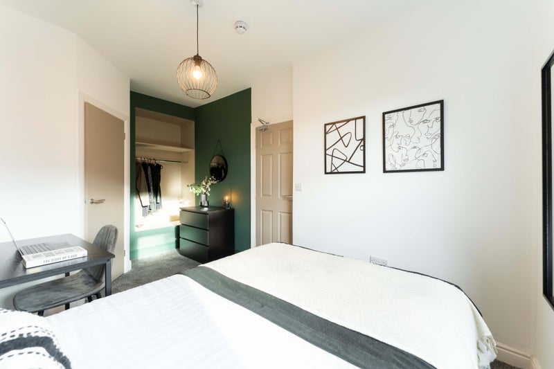 Room Stanmore Street in Leeds