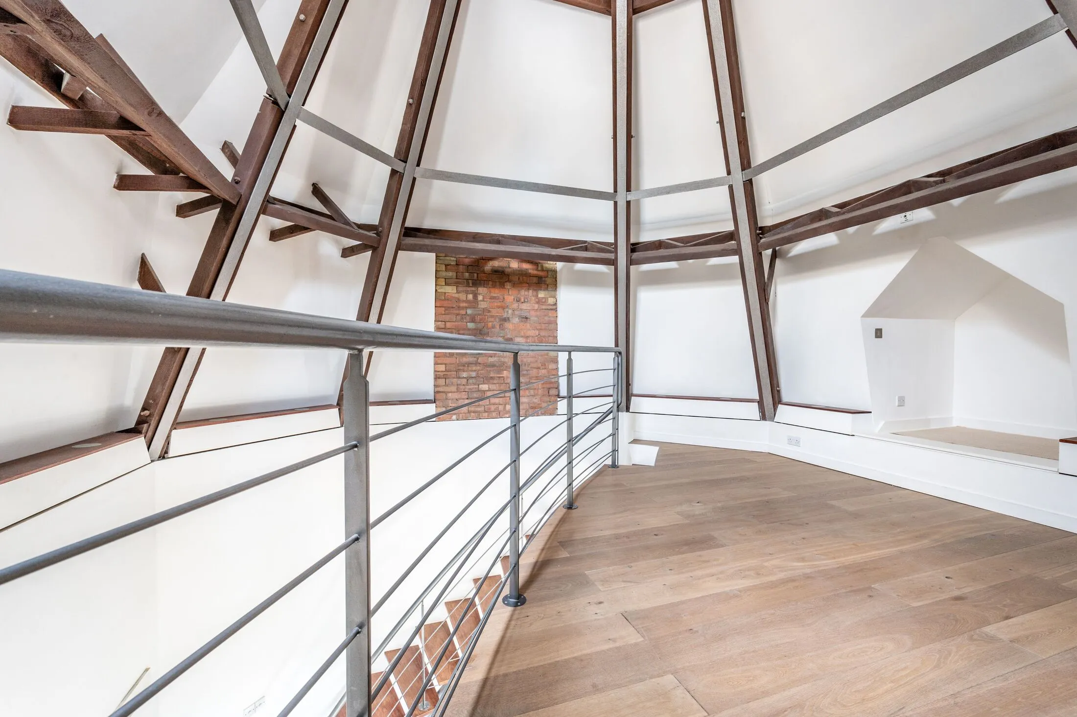 Flat Tooley Street in Greater London