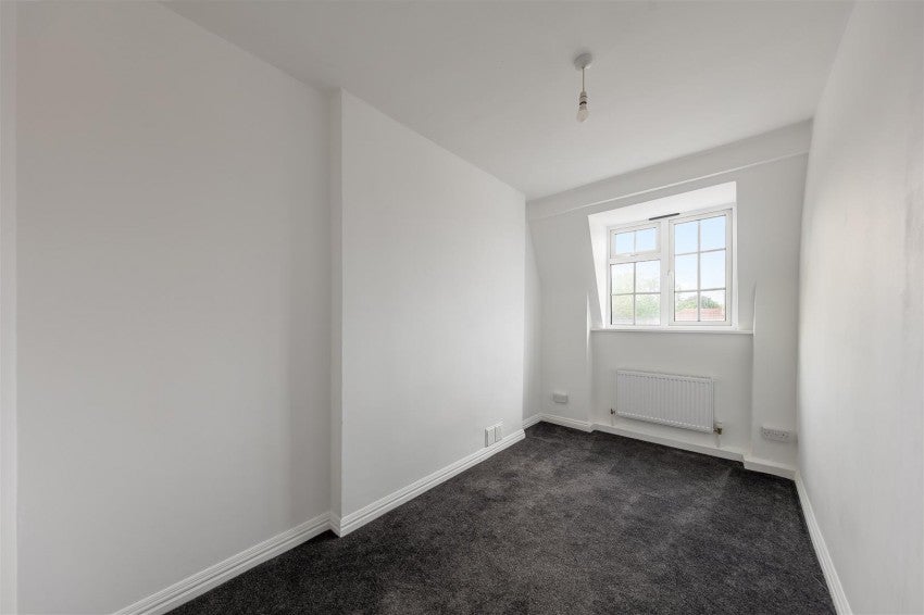 Flat Castillon Road in Greater London