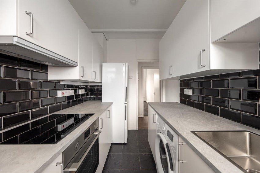 Flat Castillon Road in Greater London