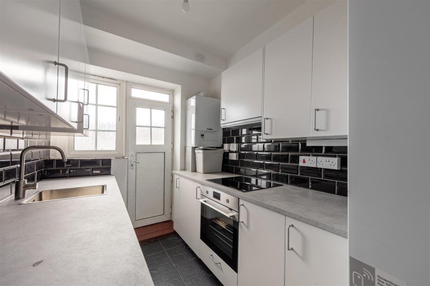 Flat Castillon Road in Greater London