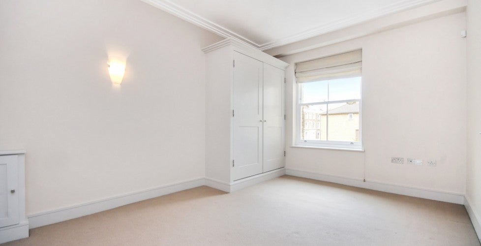 Flat North Side Wandsworth Common in Greater London